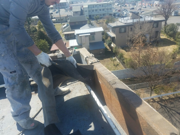 雨漏りによる屋上のウレタン防水工事｜埼玉県久喜市江面のS商会ビル