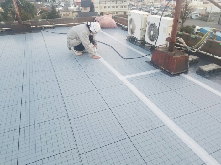 雨漏りによる屋上のウレタン防水工事｜埼玉県久喜市江面のS商会ビル